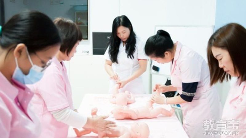 揭秘母婴护理师培训教材背后的专家团队