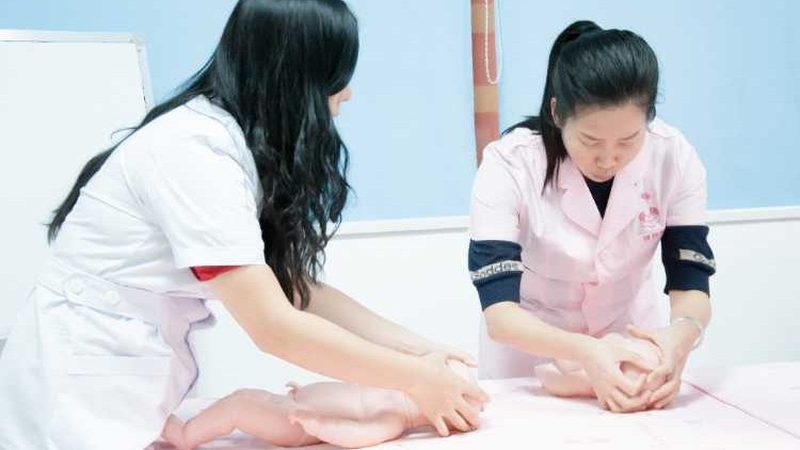 住家月嫂费用揭秘：如何科学计算一天多少钱？**
