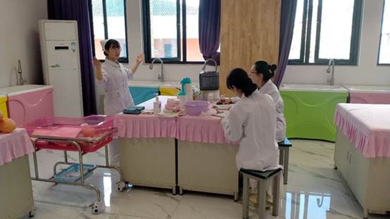 小标题：孕期肌肤变化解析