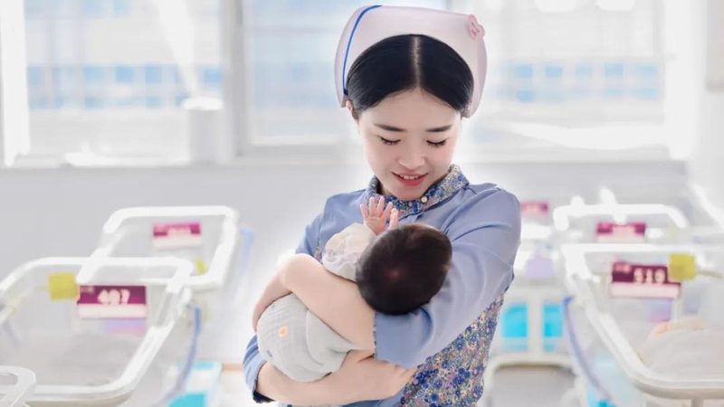 育儿嫂日常护理步骤：科学护理，呵护宝宝肌肤